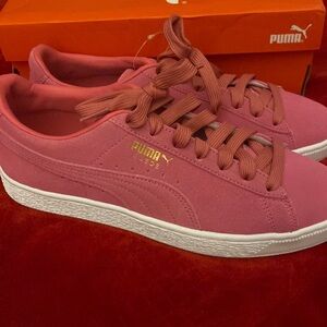 Puma size 10 new leather never worn